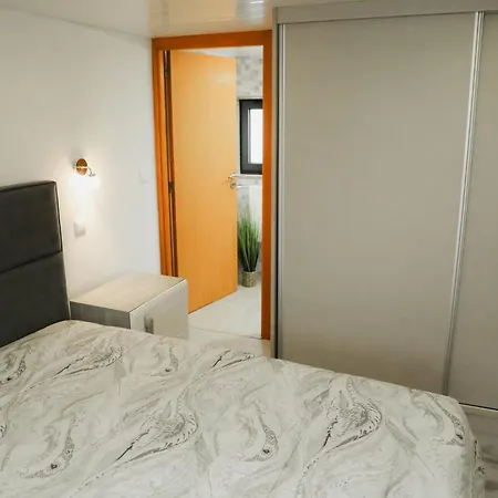 Oporto Cruz - Douro Valley Baião