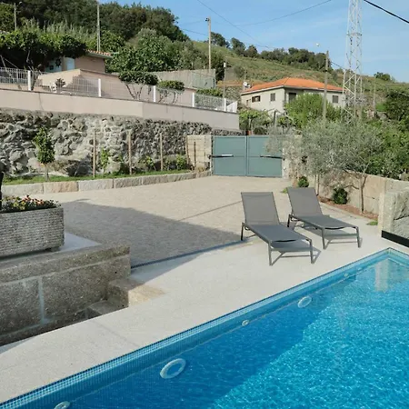 Oporto Cruz - Douro Valley * Baião